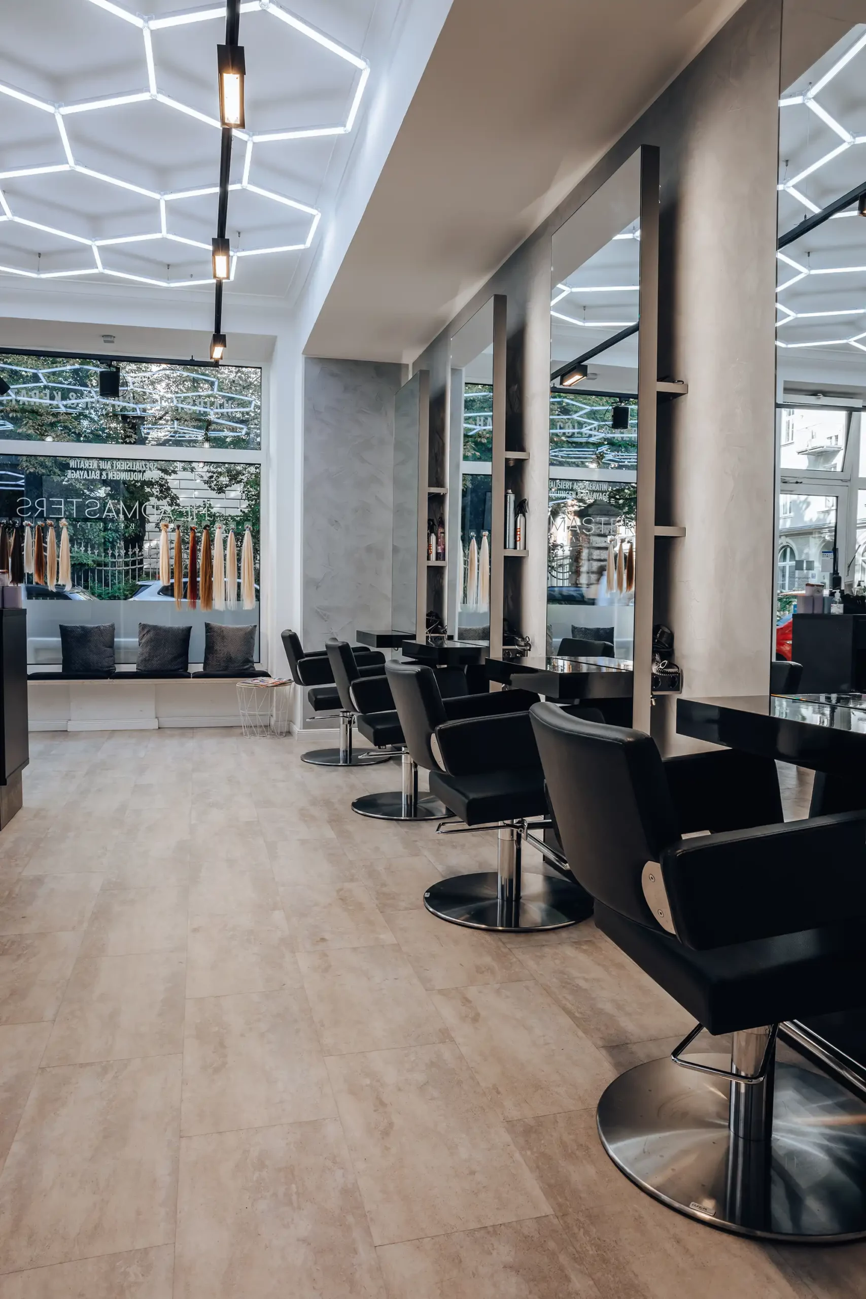Moderner Salon von Headmasters & Beauty München